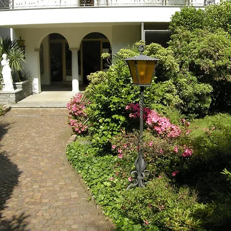 Aphrodite By Fewotessin * Brissago