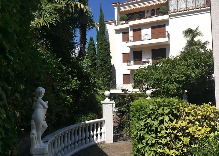 Aphrodite By Fewotessin Apartament *