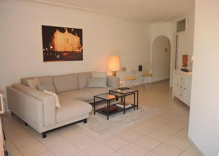 Aphrodite By Fewotessin בריסאגו