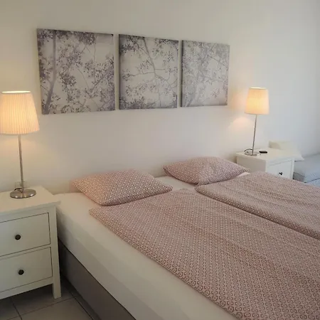 Aphrodite By Fewotessin * Brissago