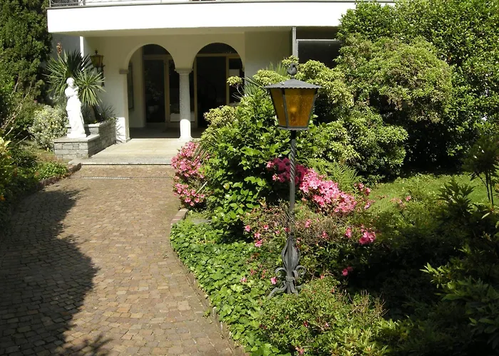 Aphrodite By Fewotessin * Brissago